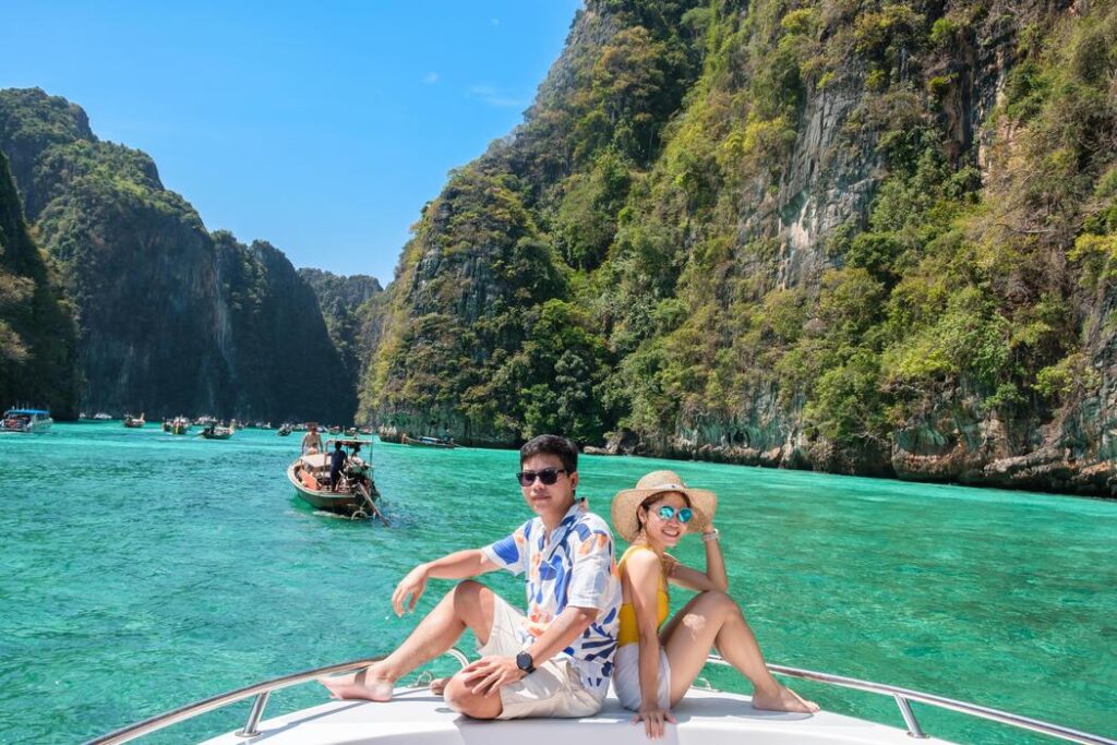 Krabiu, Thailand couple vacation